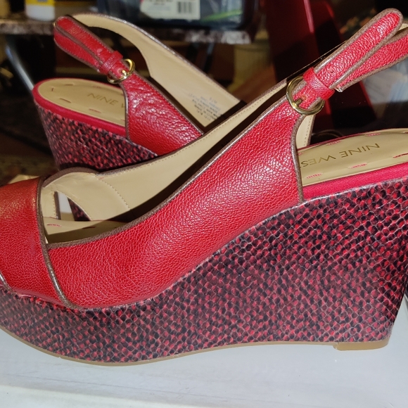 Shoes - Picture 2 of 5